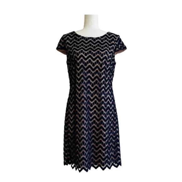 Jessica Howard Dress Navy Lace Overlay Nude Lining Short Sleeve Sheath Size 6 - Picture 1 of 12